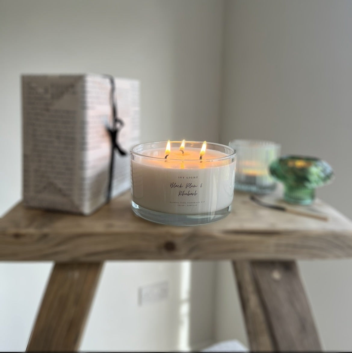 Black Plum & Rhubarb, Large Candle image 0